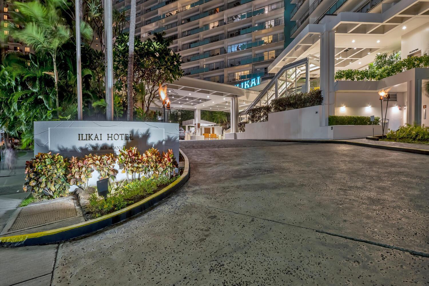 Ilikai's Front Executive Aparthotel Honolulu